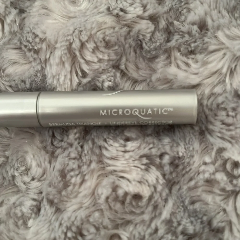 Sue Devitt Undereye Concealer Burmuda Triangle New